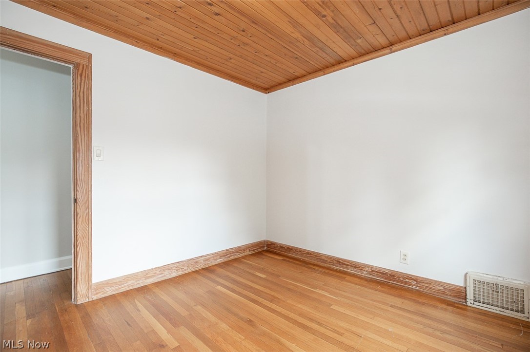 912 Cambridge Road, Unit B Cleveland Heights, OH 44121 - Photo 20 of 34
