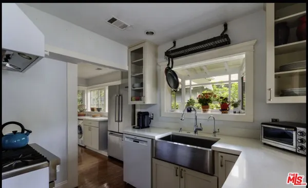 $15,000 | 652 Woodlawn Avenue, Venice, CA 90291