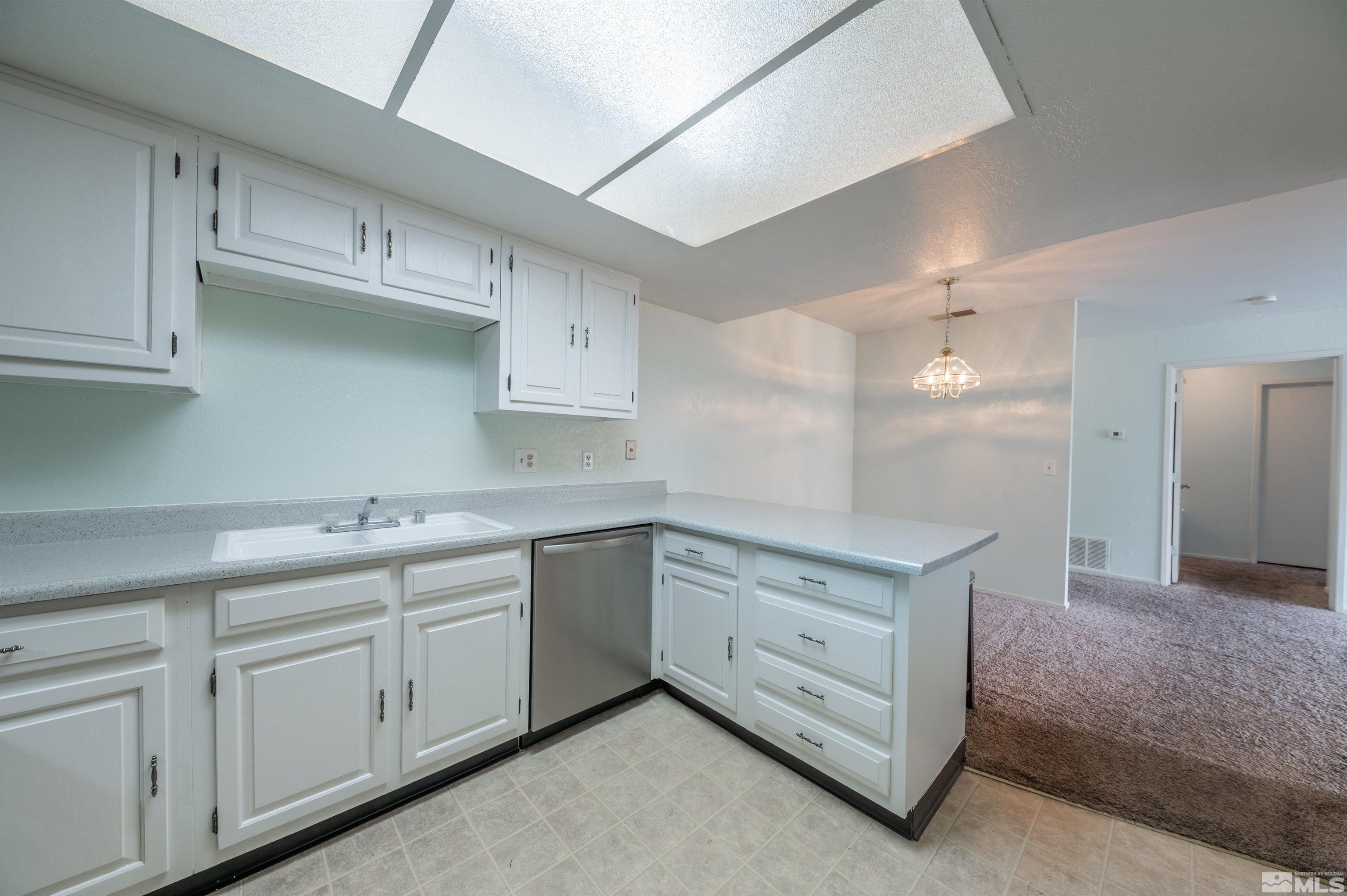 2300 Dickerson Road, Unit 44 Reno, NV 89503 - Photo 10 of 31 Photo 10