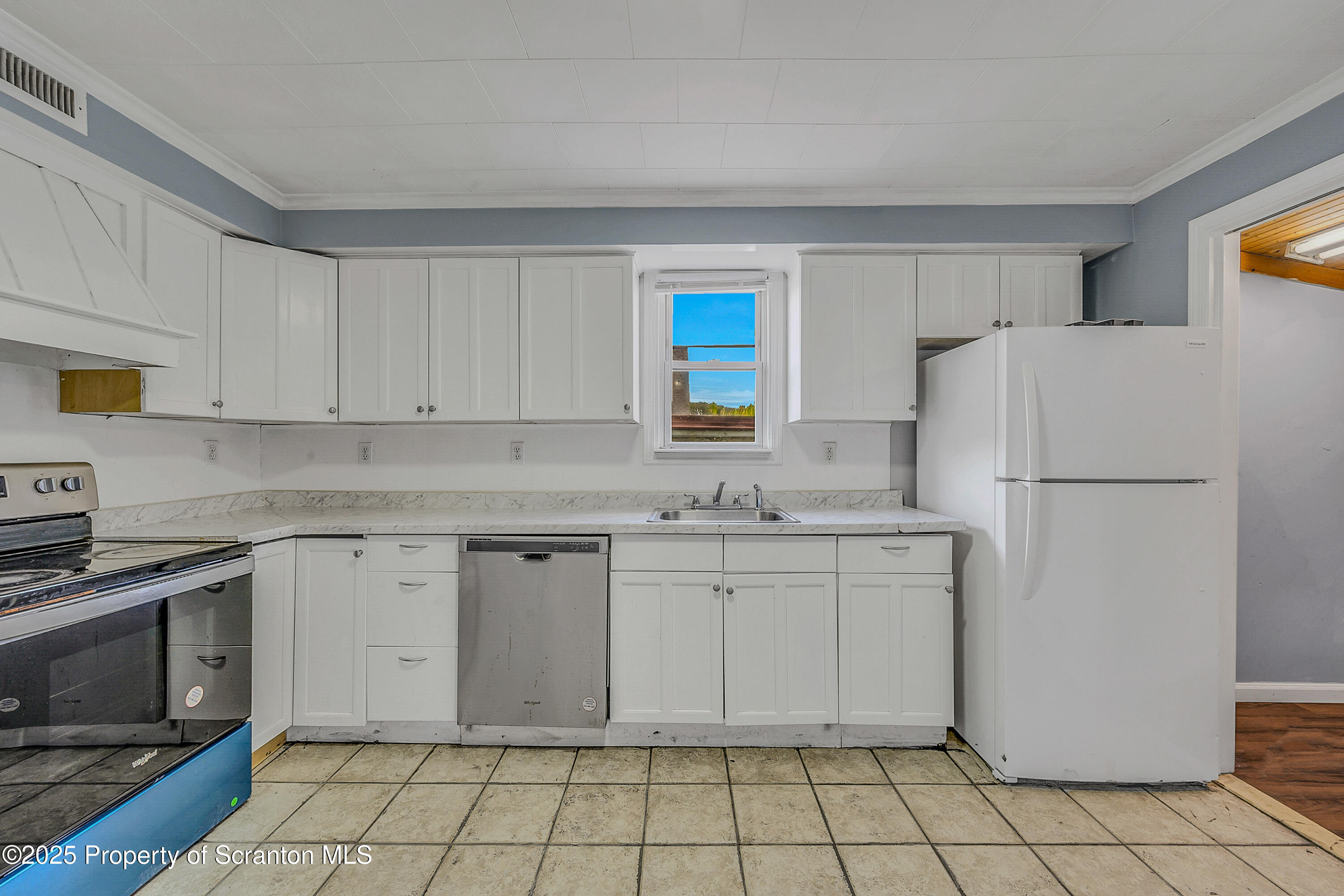 7 Plum Place, Unit 2 Scranton, PA 18509 - Photo 3 of 25 Plum -186