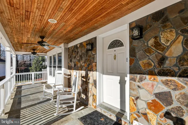 $900,000 | 7200 Beachway Court, Springfield, VA 22153