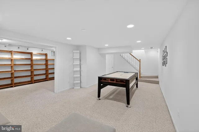 $900,000 | 7200 Beachway Court, Springfield, VA 22153