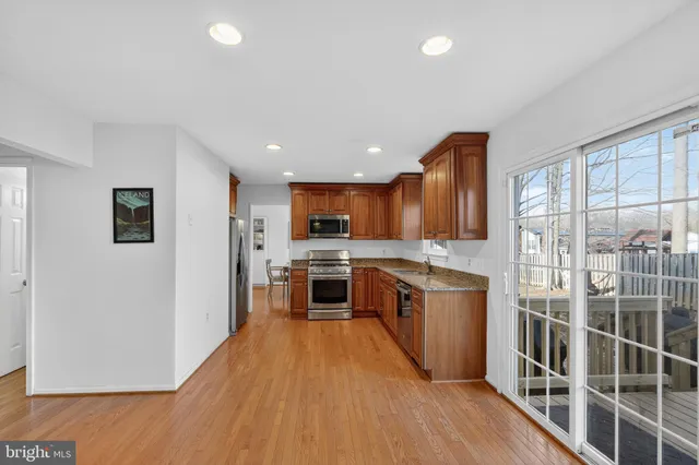 $900,000 | 7200 Beachway Court, Springfield, VA 22153