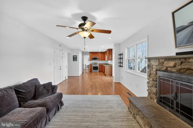 $900,000 | 7200 Beachway Court, Springfield, VA 22153