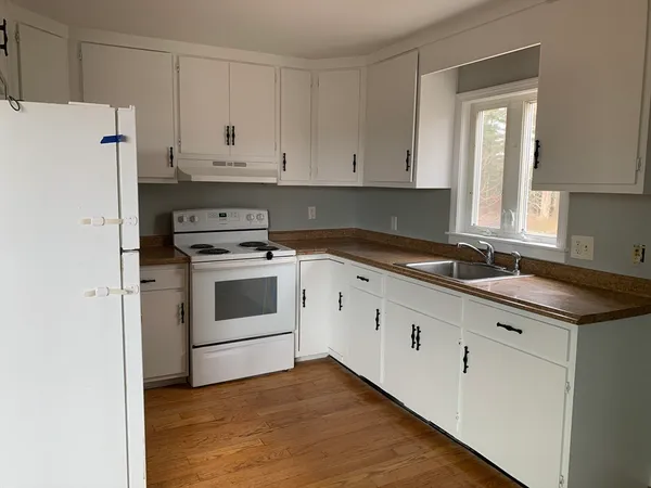 $2,850 | 3161 Cranberry Highway, Unit 2, East Wareham, MA 02538