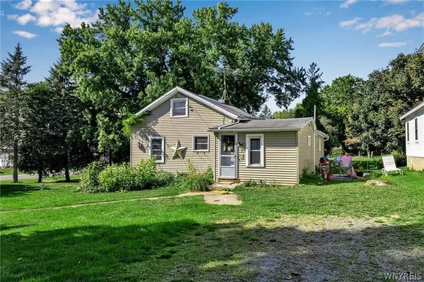 $159,900 | 6513 East Bethany Leroy Road, Stafford, NY 14143