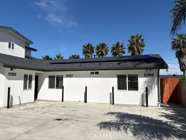 $3,275 | 758 West 20th Street, Unit B105, Costa Mesa, CA 92627