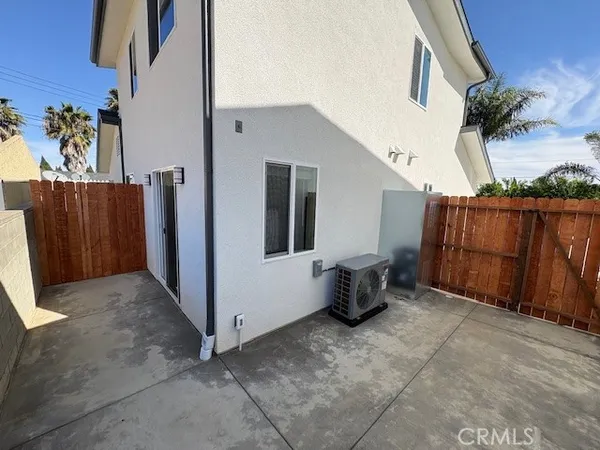 $3,275 | 758 West 20th Street, Unit B105, Costa Mesa, CA 92627