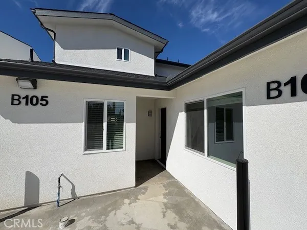 $3,275 | 758 West 20th Street, Unit B105, Costa Mesa, CA 92627