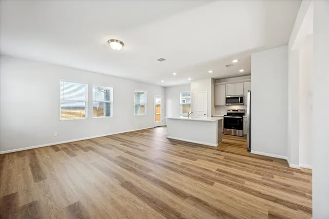 $2,400 | 103 Elm Br Trail, Taylor, TX 76574