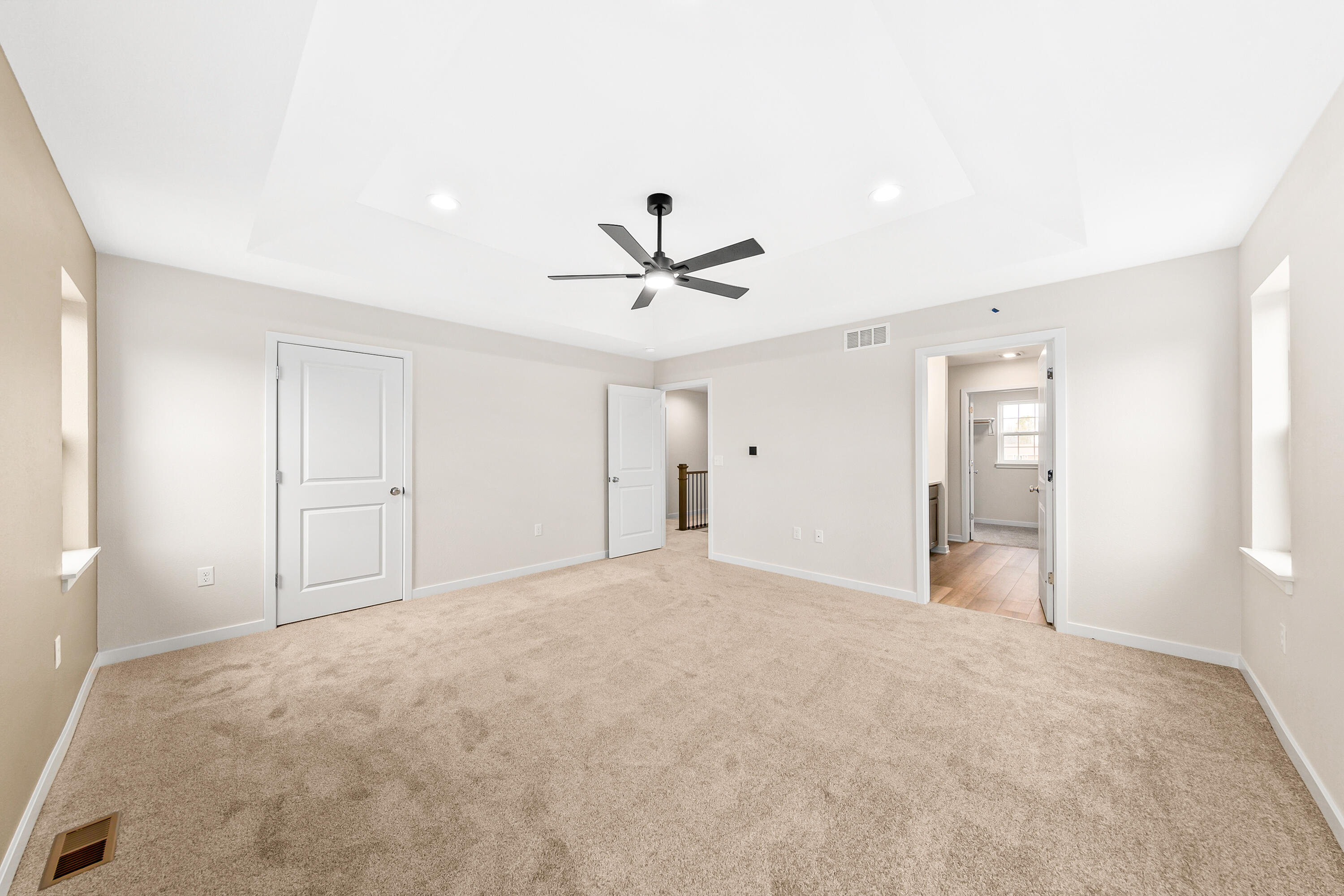 2264 Ravenswood Road Burlington, WI 53105 - Photo 26 of 43 Master bedroom