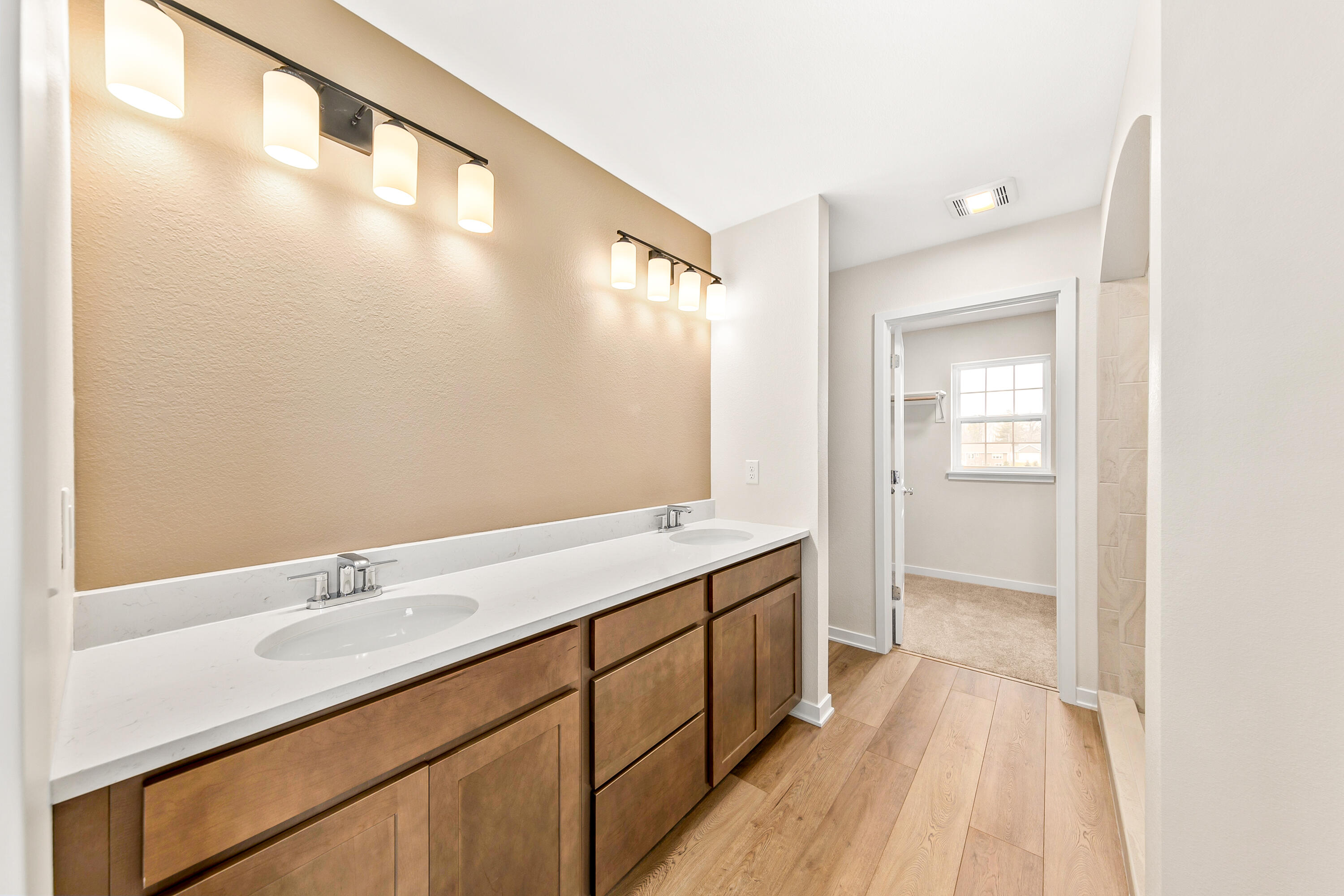 2264 Ravenswood Road Burlington, WI 53105 - Photo 27 of 43 Master Bathroom
