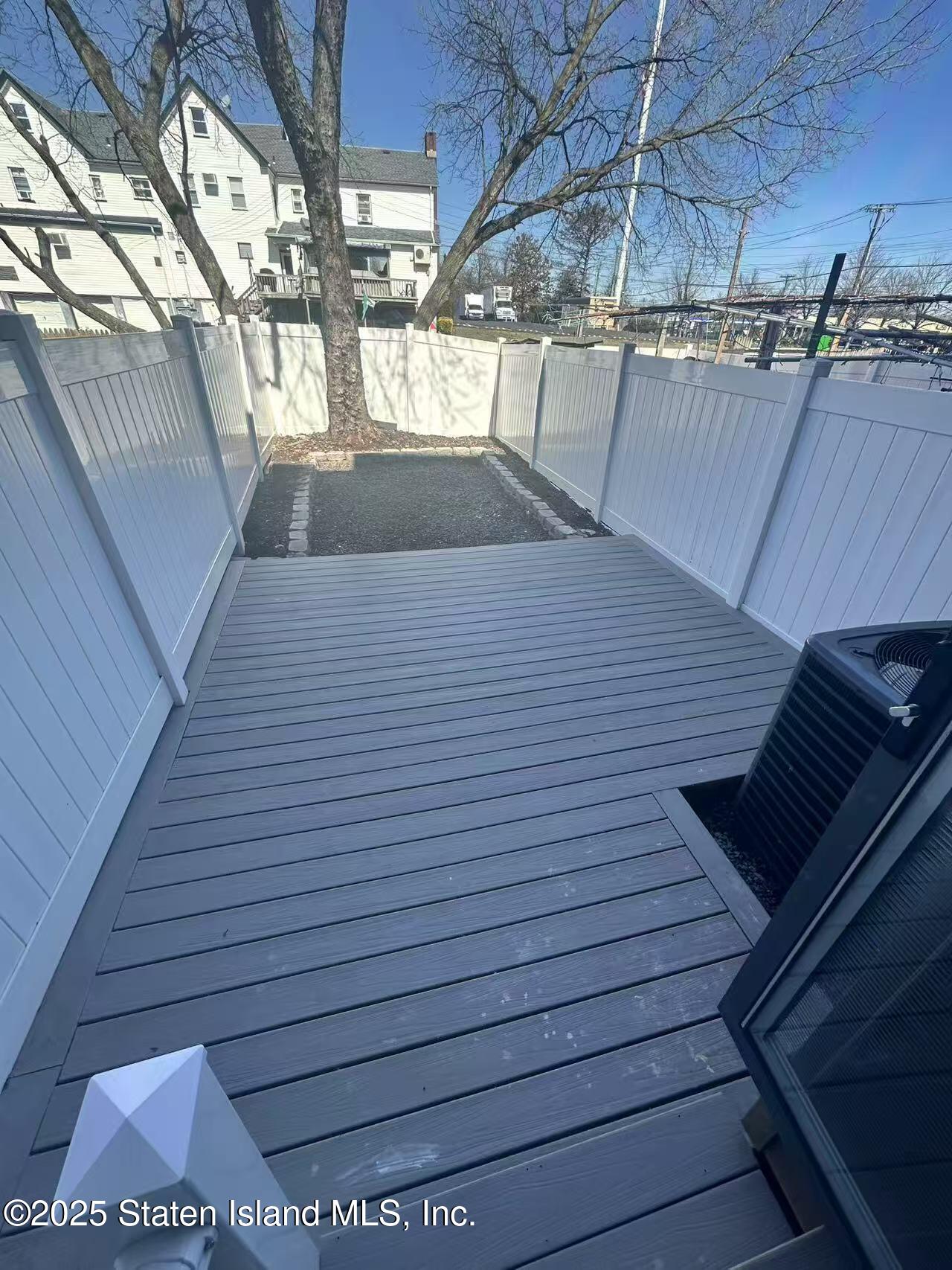 19 Drumgoole Road East Staten Island, NY 10312 - Photo 3 of 13 a view of entryway
