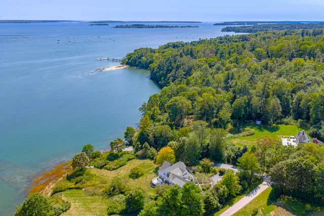 $2,995,000 | 16 Town Landing Road, Cumberland, ME 04110