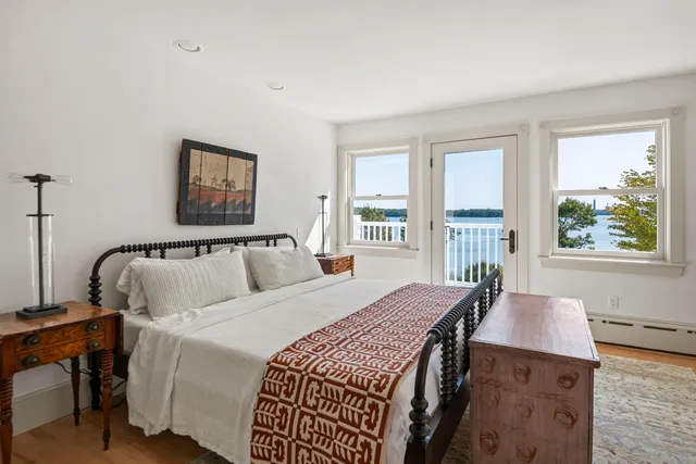 $2,995,000 | 16 Town Landing Road, Cumberland, ME 04110