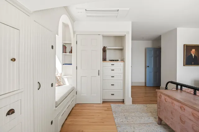 $2,995,000 | 16 Town Landing Road, Cumberland, ME 04110