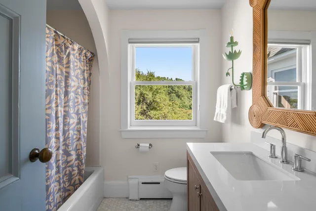 $2,995,000 | 16 Town Landing Road, Cumberland, ME 04110