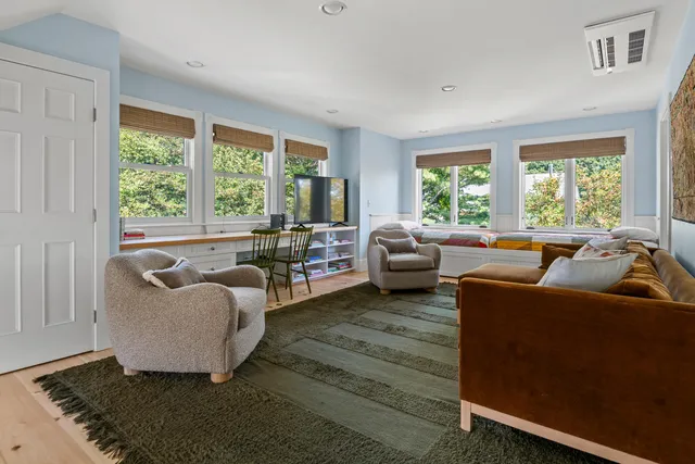 $2,995,000 | 16 Town Landing Road, Cumberland, ME 04110