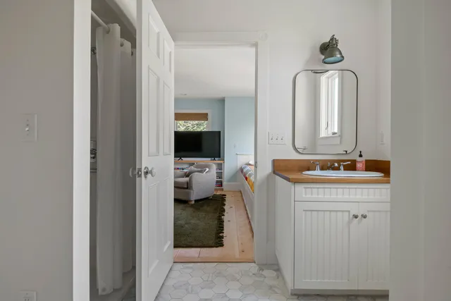 $2,995,000 | 16 Town Landing Road, Cumberland, ME 04110