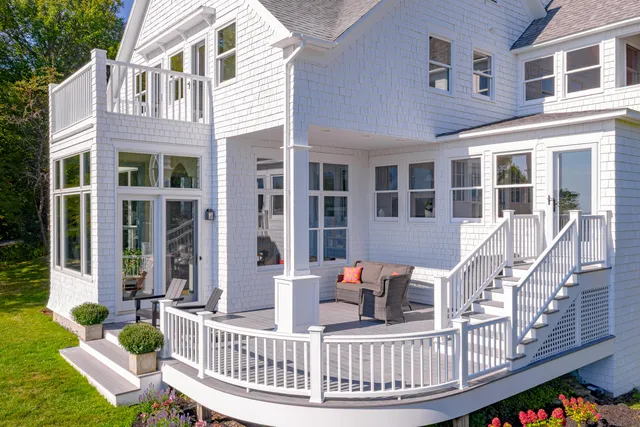 $2,995,000 | 16 Town Landing Road, Cumberland, ME 04110