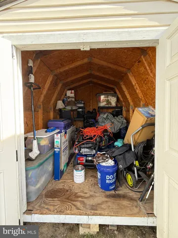 a view of a garage