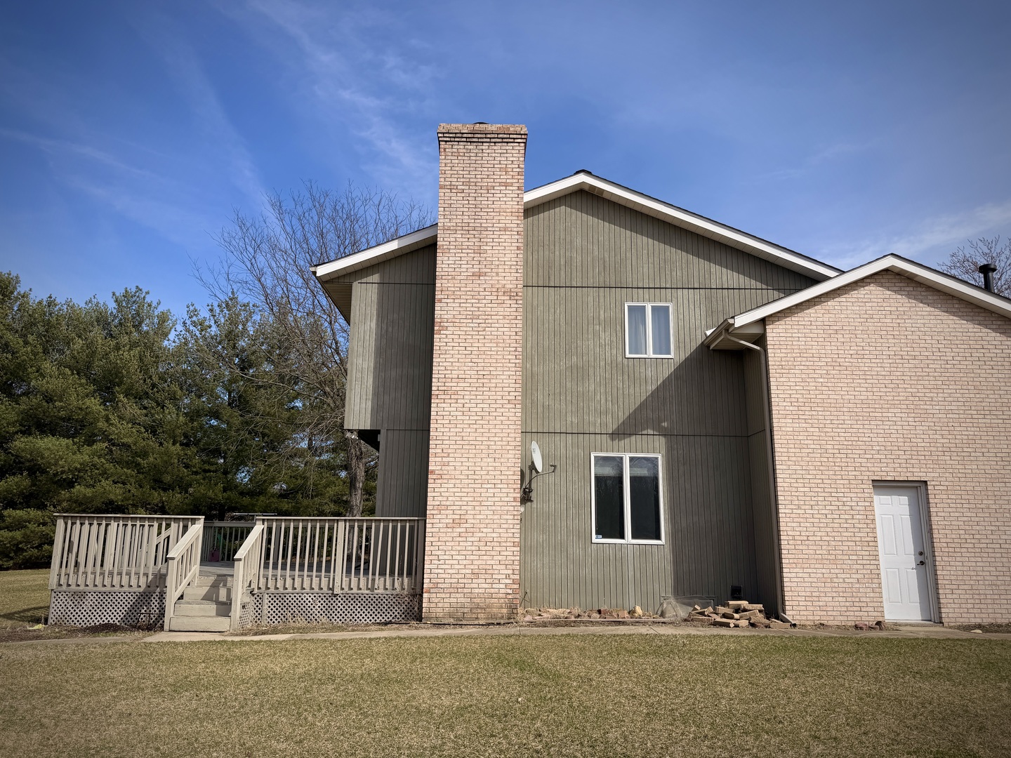 120 Grandin Road Morris, IL 60450 - Photo 7 of 38 a view of backyard of house