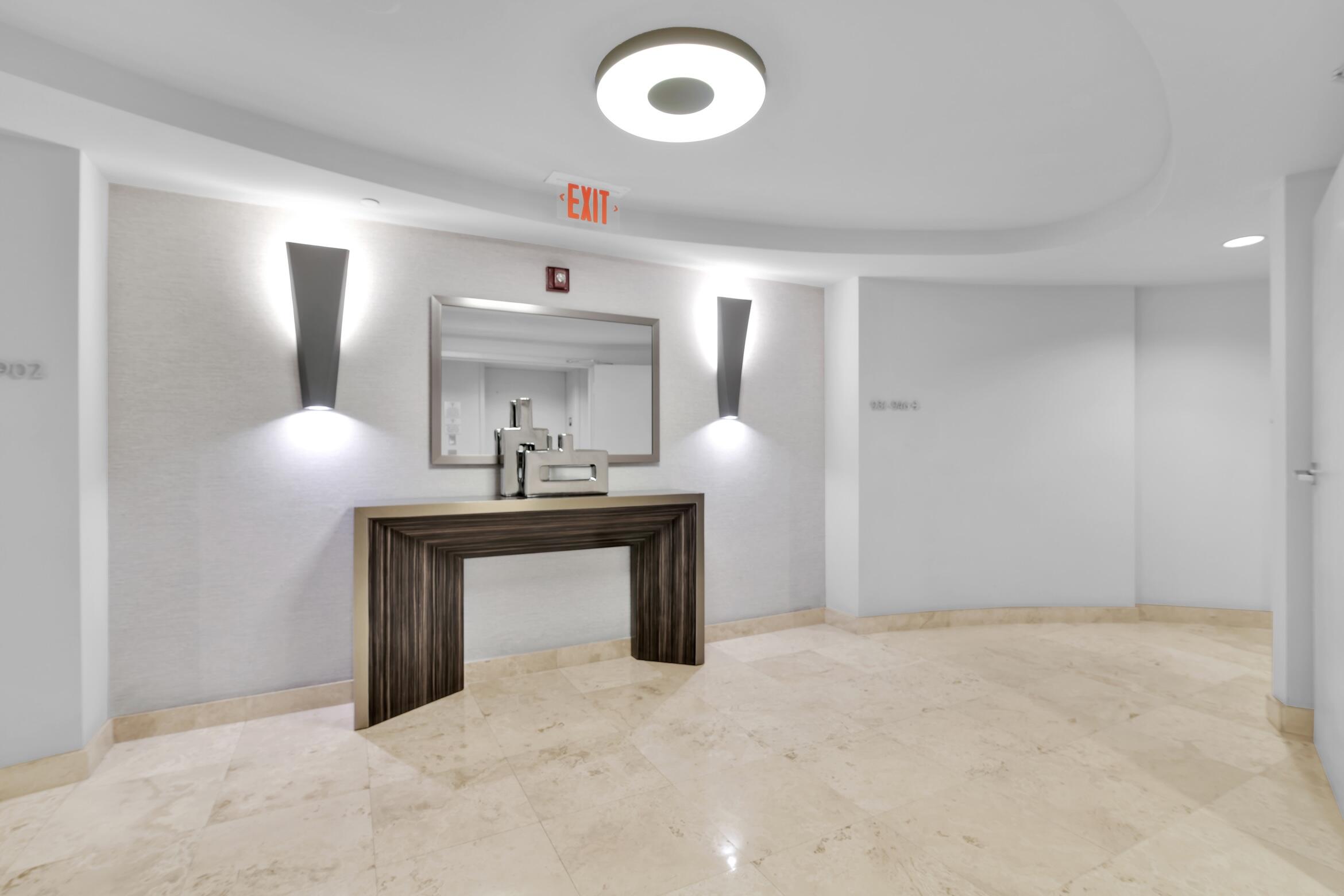 99 Southeast Mizner Boulevard, Unit PH 40 Boca Raton, FL 33432 - Photo 8 of 48 99 SE Mizner PH40 Boca Raton BRS - 40