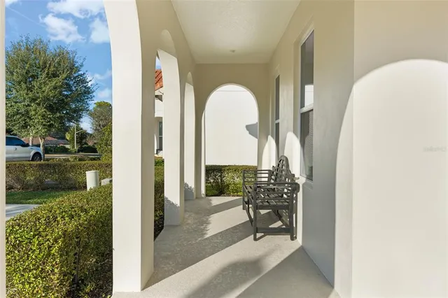a view of entryway with a front door