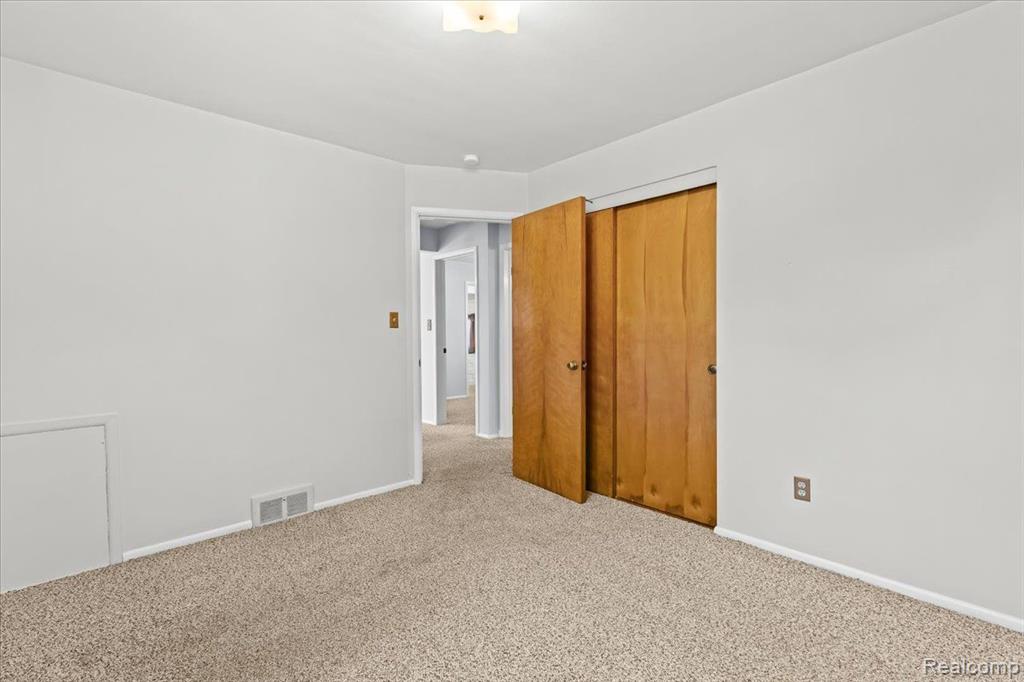 36904 Pinewood Road Wayne, MI 48184 - Photo 28 of 35 Gallery Image 28