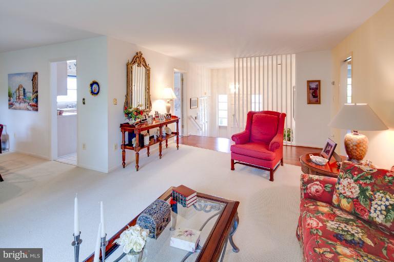 7417 Prince George Road Baltimore, MD 21208 - Photo 22 of 25 Living Room