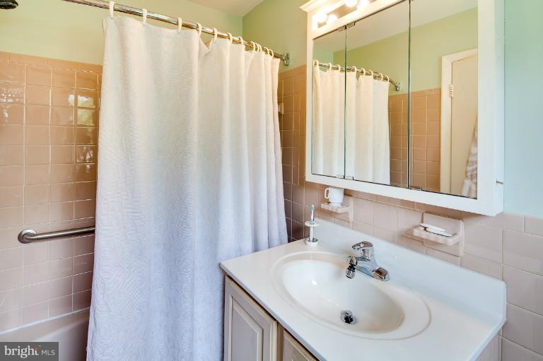 7417 Prince George Road Baltimore, MD 21208 - Photo 24 of 25 Bath