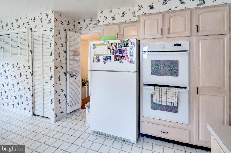 7417 Prince George Road Baltimore, MD 21208 - Photo 6 of 25 Kitchen