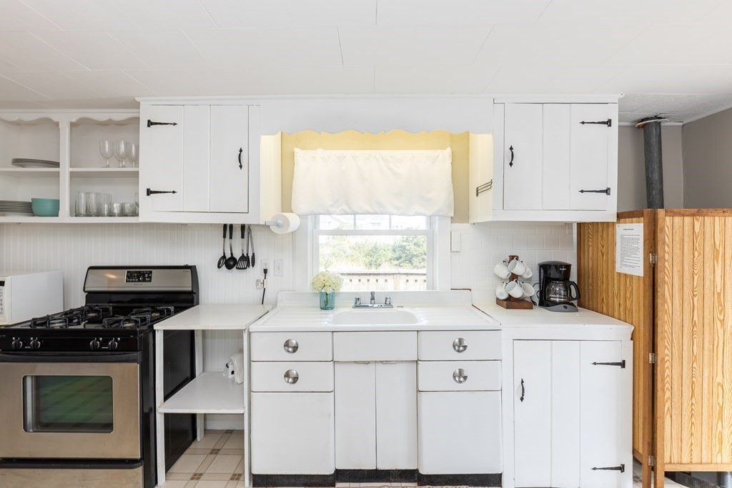 266 Phillips Road Sandwich, MA 02563 - Photo 12 of 42