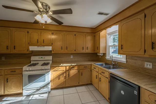 $419,000 | 325 Linden Court, Moncks Corner, SC 29461