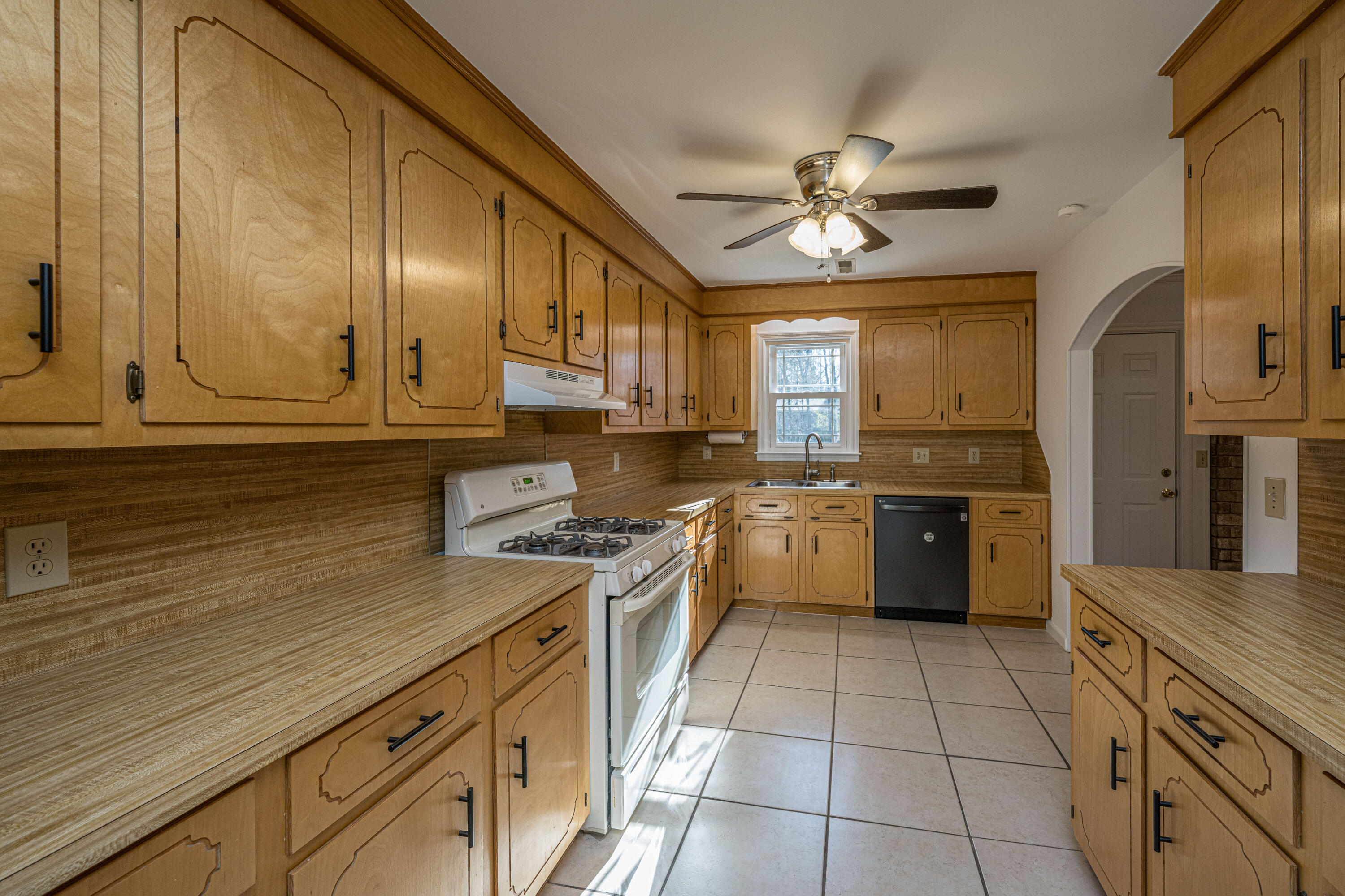 325 Linden Court Moncks Corner, SC 29461 - Photo 13 of 87 325LindenCt017