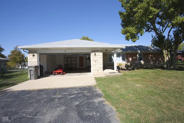 $1,500 | 150 East Beechwood Lane, Indianapolis, IN 46227