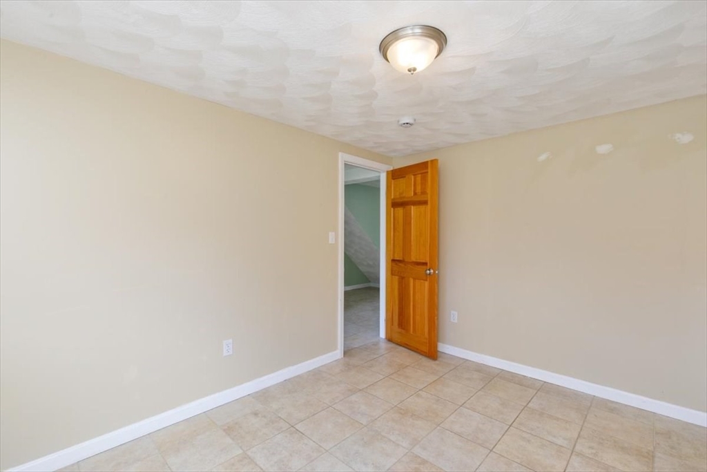 270 Salem Road Dracut, MA 01826 - Photo 27 of 42 an empty room with a empty space