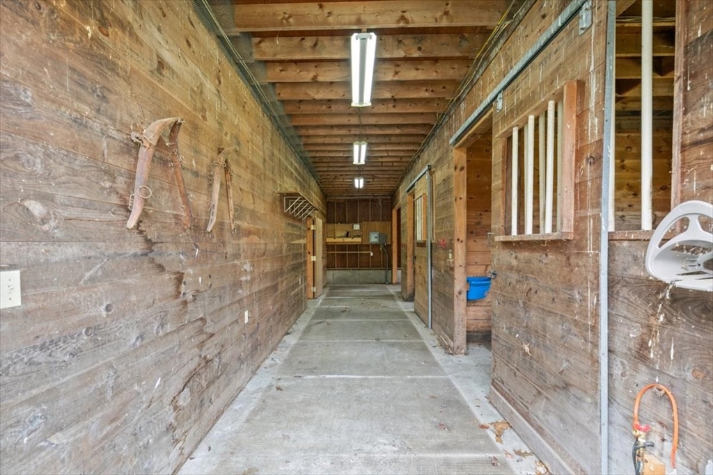 270 Salem Road Dracut, MA 01826 - Photo 40 of 42 a view of a pathway of a building