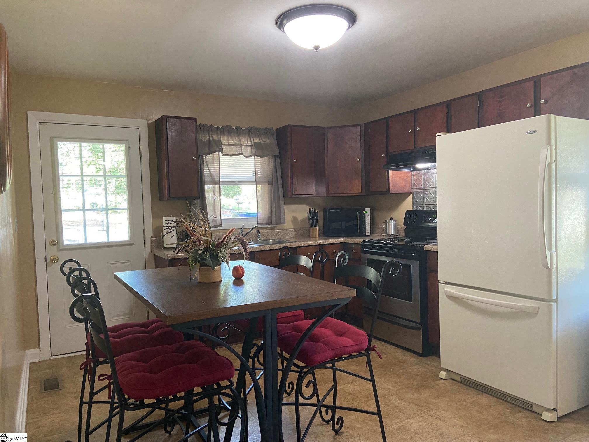 113 Nicholtown Road Greenville, SC 29607 - Photo 10 of 20