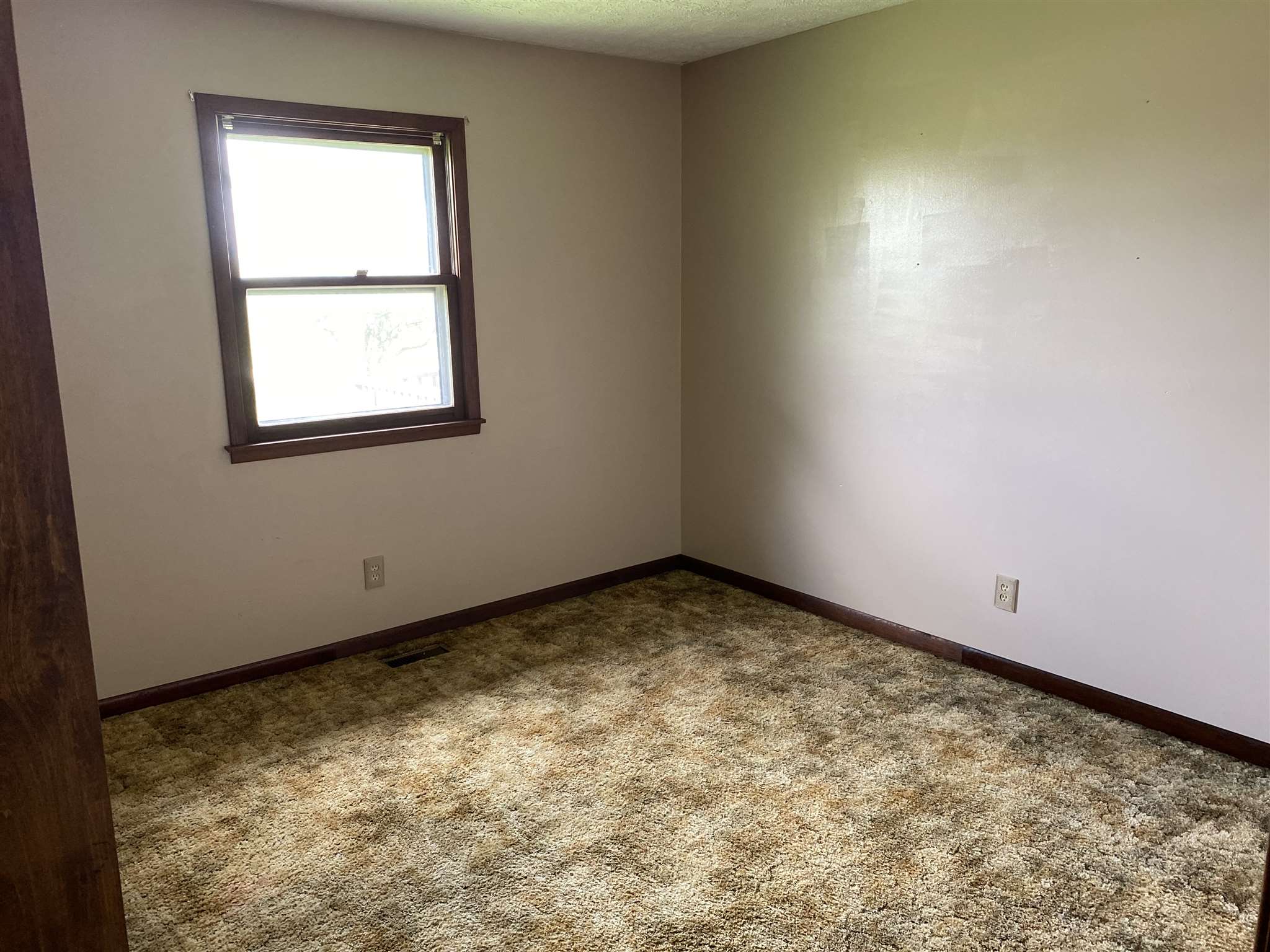 8190 South Breeden Road Bloomington, IN 47403 - Photo 16 of 36 Gallery Image 16