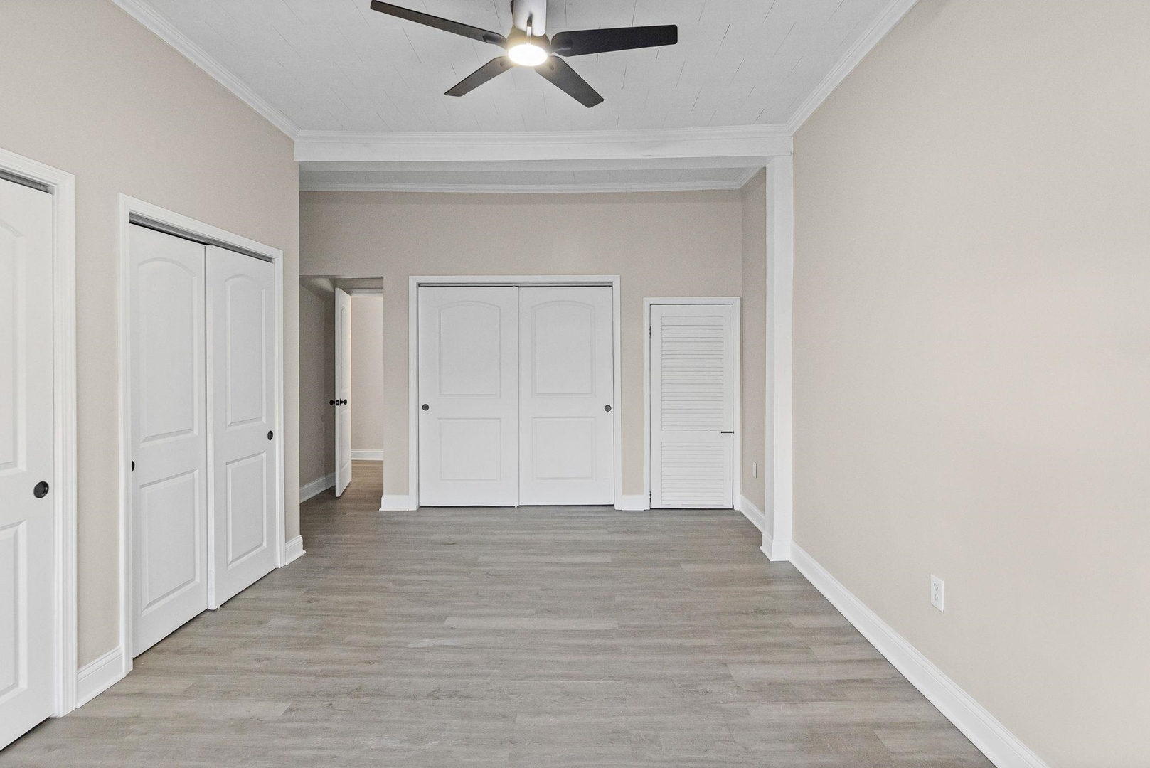 101 Marilyn Avenue Centralia, IL 62801 - Photo 15 of 34 a view of a hallway with wooden floor