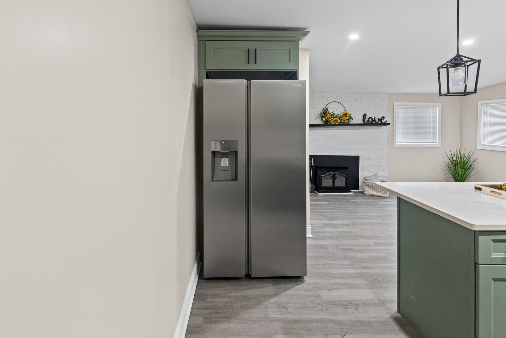 101 Marilyn Avenue Centralia, IL 62801 - Photo 19 of 34 a kitchen with stainless steel appliances a refrigerator and cabinets