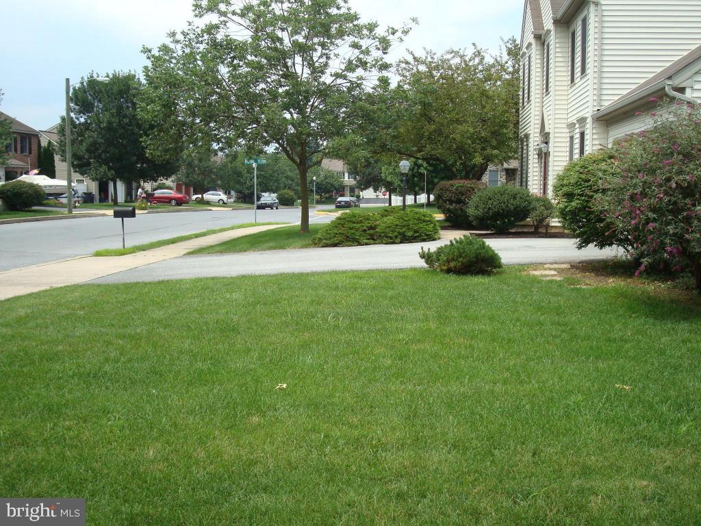519 North Elm Street Lititz, PA 17543 - Photo 3 of 57