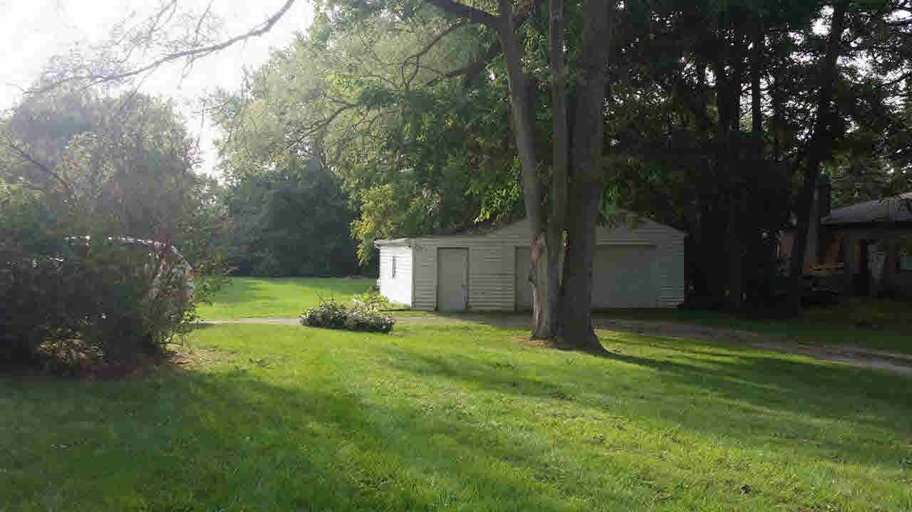 6240 Fenton Road Flint, MI 48507 - Photo 24 of 30 21217040-23.JPG