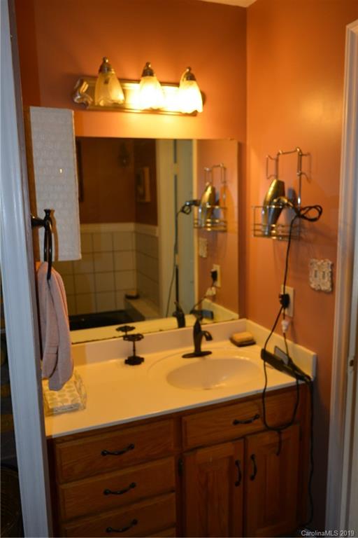 2229 Primm Road Charlotte, NC 28216 - Photo 18 of 26 Gallery Image 18