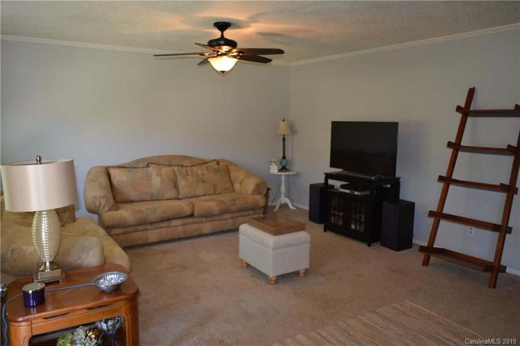 2229 Primm Road Charlotte, NC 28216 - Photo 6 of 26 Gallery Image 6