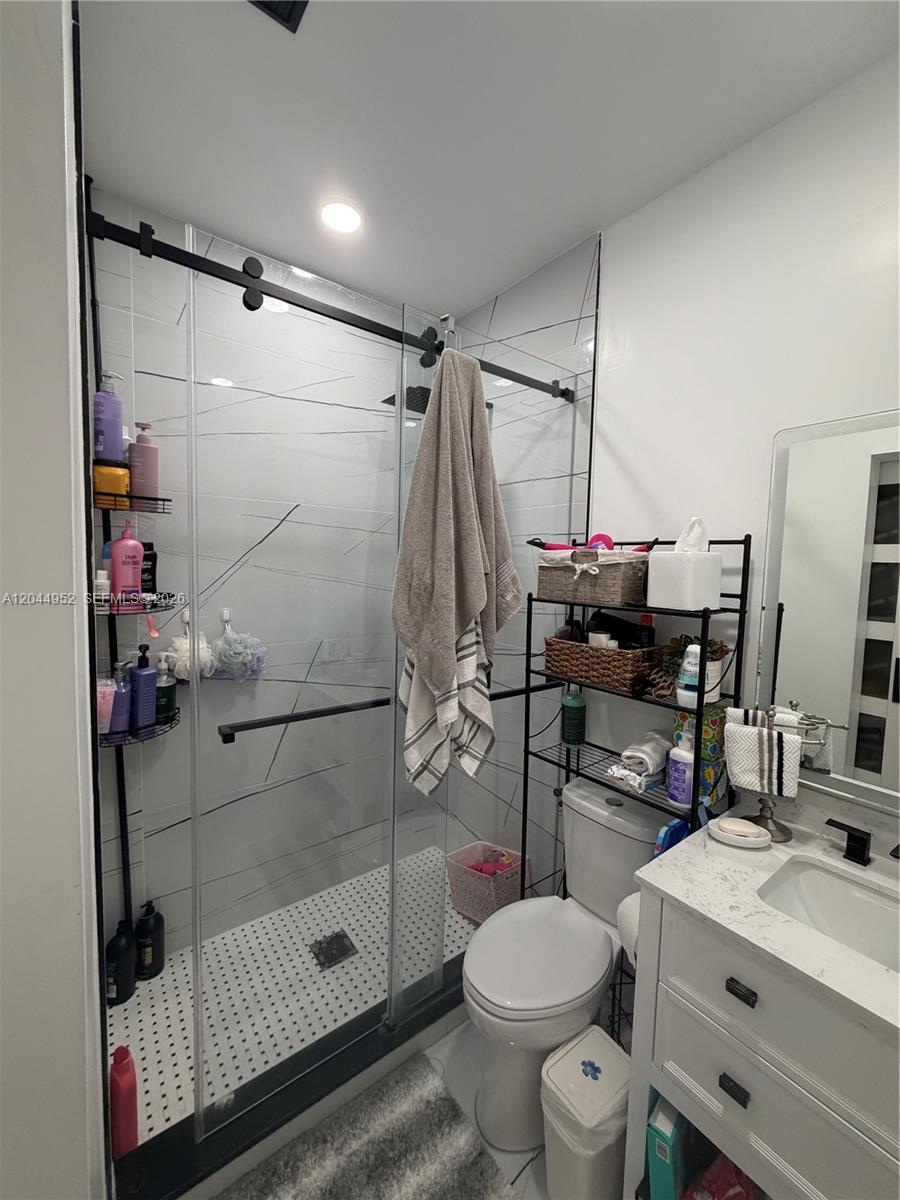 8208 Southwest 166th Place Miami, FL 33193 - Photo 14 of 37