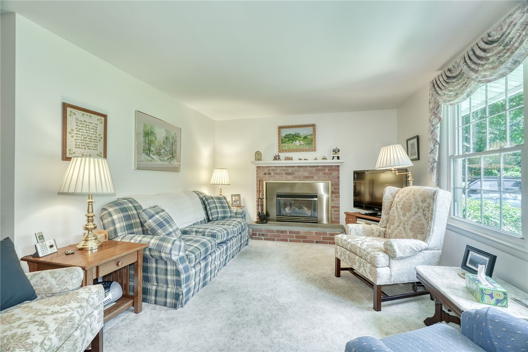 226 Dickinson Road Webster, NY 14580 - Photo 11 of 50