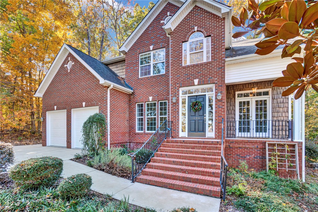 104 Ginkgo Court Easley, SC 29642 - Photo 3 of 48