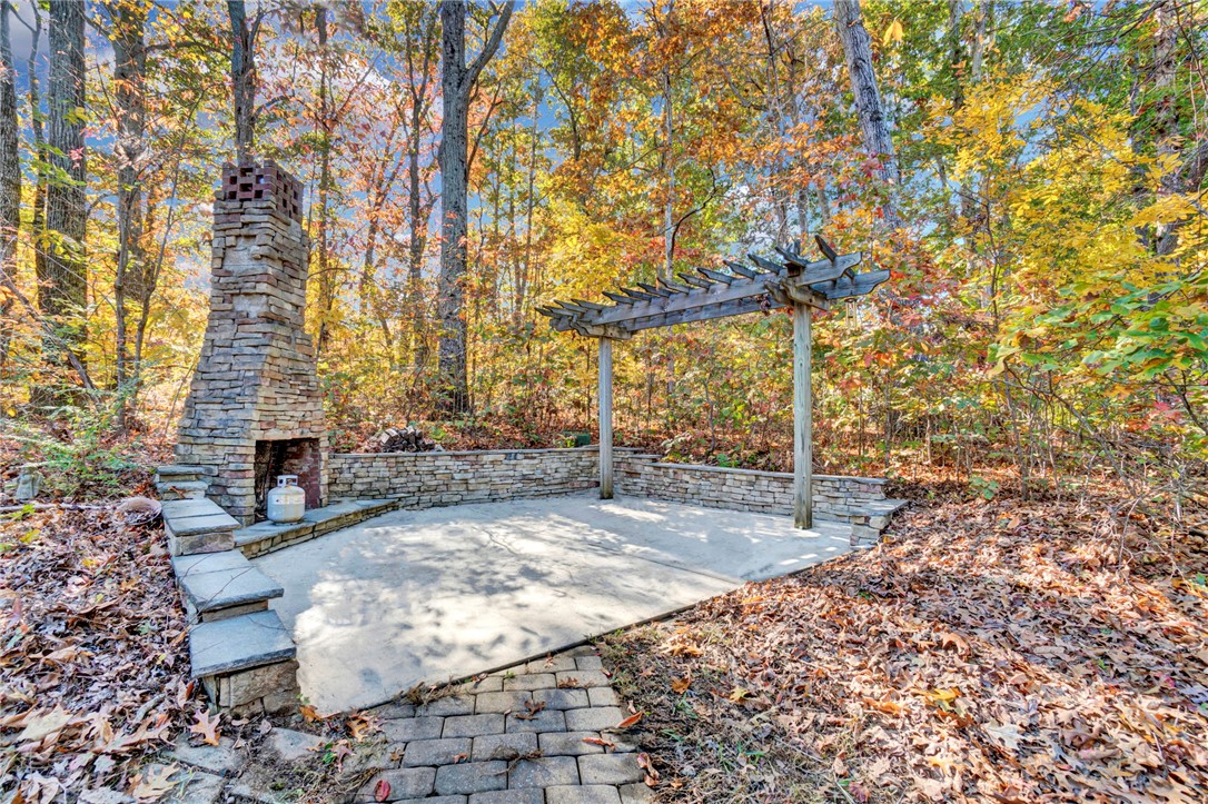 104 Ginkgo Court Easley, SC 29642 - Photo 4 of 48